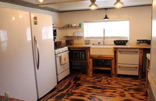 Matewan House | Matewan Riders Retreat with Garage!