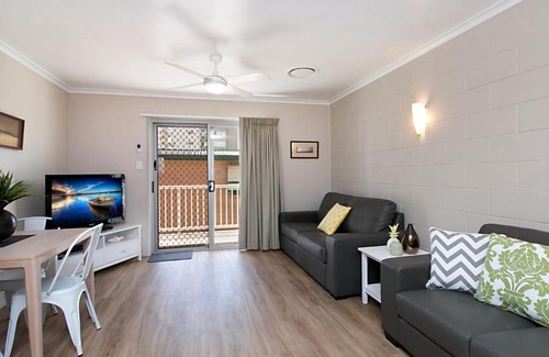 Coolangatta Apartment | Mavic Court Unit 4