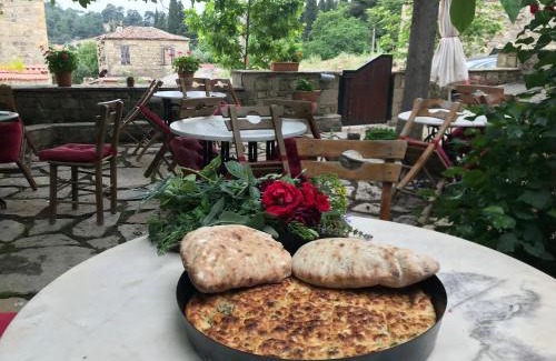 Adatepe Apartment | Mavras Tas Odalar