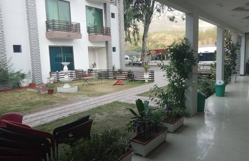 Khyber Pakhtunkhwa Bed & Breakfast | Mawaa Guest House