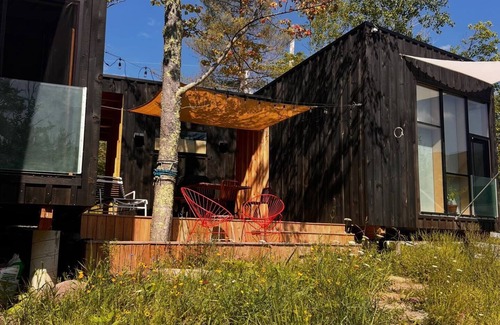 Hunter Cabin | Max - Cozy Modern with a Nice View of the Slopes