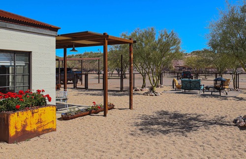Wickenburg House | May-Sept Summer Rental/Dog Friendly/Horse Stalls/Month to Month