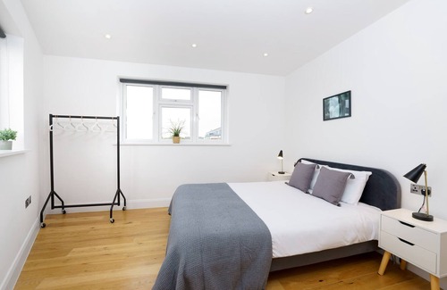 Leytonstone Apartment | Maya -2BR Stylishly Furnished & Spacious Apartment