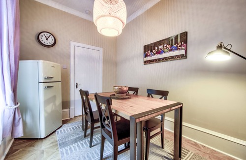 Glasgow Westend Apartment | Maya's Glasgow Holiday Homes