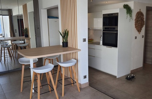 Bandol Apartment | MAYA Vue Panoramique Mer - Residence with swimming pool 3-room air-conditioned apartment