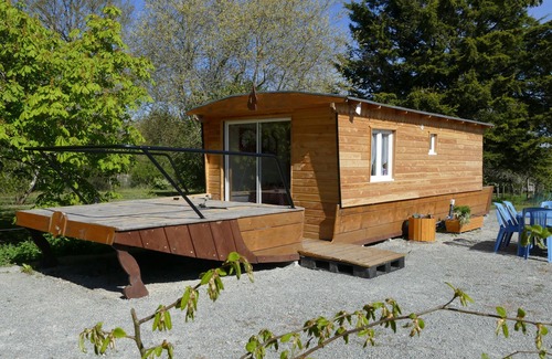 Saint-Martin-du-Fouilloux Ski Chalet | Mayari, atypical accommodation, in the countryside, pets welcome