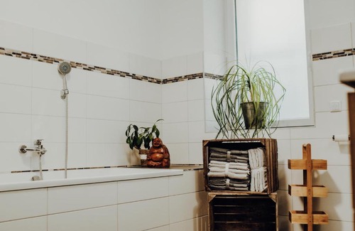 Mayen House | Mayen, Bäckerstraße, Ferienwohnung Zimmer 2, Innenstadt, nähe Nürburgring & Burg Eltz