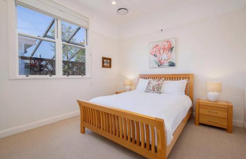 Mayfield House | Mayfield Grove - Vintage Escape with Modern Comfort