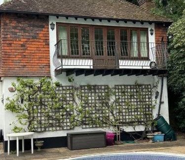 Runnymede Apartment | Maywoods Apartment