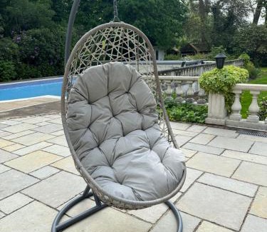 Runnymede Apartment | Maywoods Apartment