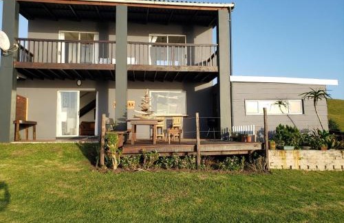 Mazeppa Bay Apartment | Mazeppa Sunrise Beach Accommodation
