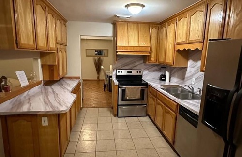 McAllen House | McAllen Majesty 4BR w Pool and Comfort