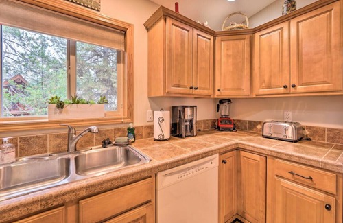 McCall House | McCall Retreat w/AC, BBQ Grill , Bikes & Balcony