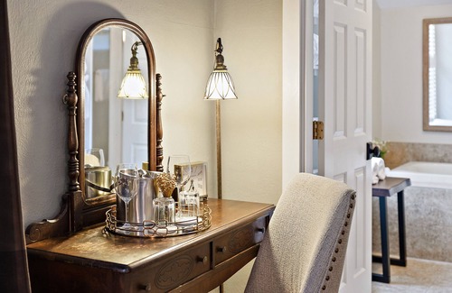 Jacksonville Hotel | McCully House Inn