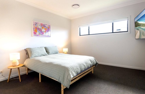 Dolphin Point House | McGrath welcomes you to Tilda's View, a beautiful spacious home