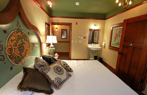 Concordia Hotel | McMenamins Kennedy School