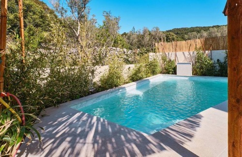 Miholascica Villa | MEACres Sea - seaview pool villa 150 meters from beach