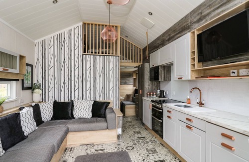 Llandrindod Wells Cottage | Meadow Retreat