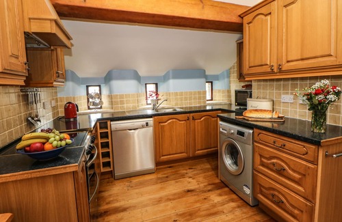 Edale Cottage | MEADOW VIEW, family friendly, luxury holiday cottage in Edale