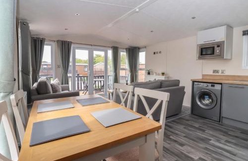 Great Hatfield House | Meadows Park 1