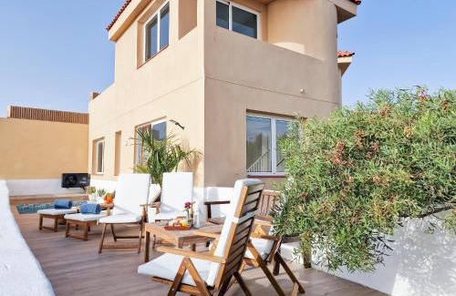 Arenas del Mar Villa | Medano Seaside Villa, Jacuzzi & Pool