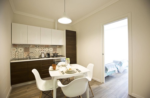 Historical Center House | MEDINA APARTMENTS - MD -Naples Center