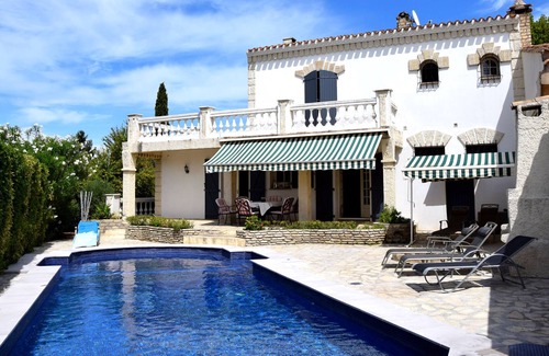Pezenas Villa | Mediterranean-style Holiday Villa Rental with Private Pezenas Pool, South France