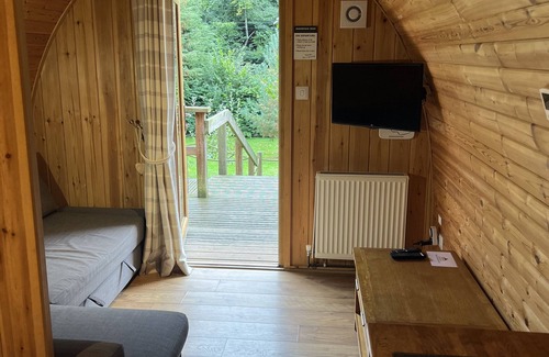 Marshbrook Apartment | mega pod 6 - a mega pod that sleeps 4 guests in 1 bedroom