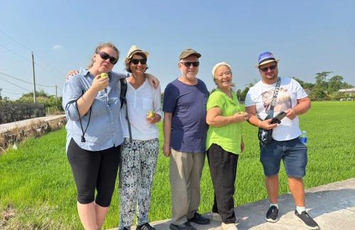 Ben Luc Cabin | Mekong Delta Homestay Family Tiny Garden