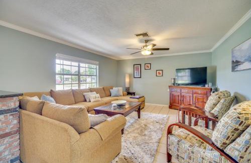 Melbourne House | Melbourne Home with Pool and Patio, 6 Mi to Beach!