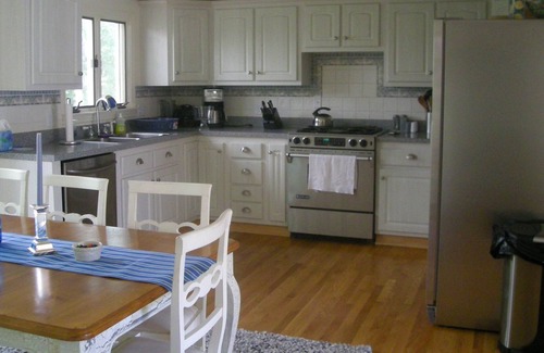 Harwich House | Mello Yello Beach House,Renovated, Quiet Cul-de-Sac, Bike Path
