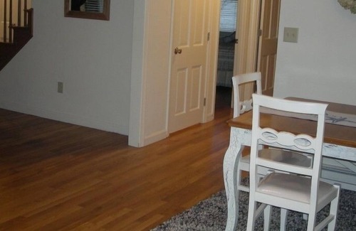 Harwich House | Mello Yello Beach House,Renovated, Quiet Cul-de-Sac, Bike Path