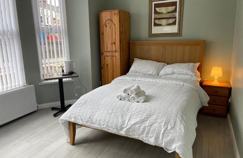 Londonderry Apartment | Melrose House