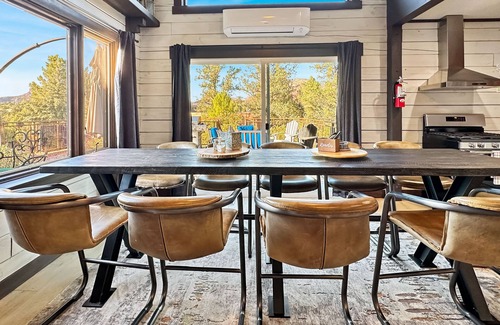 Oak Creek House | Memories! Pool/SpaRoom/Games/Classes/Family 5 Star Stay Lux Log Estate 1.6 Acres