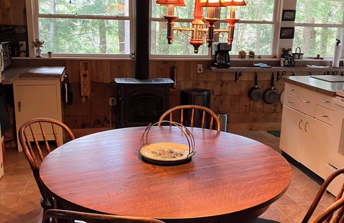 Lake Luzerne-Hadley Cabin | Memory Maker Cabin w private lakeside dock - 10 miles from Lake George