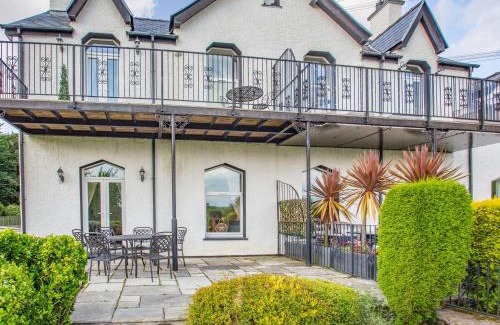 Brynrefail House | Menai View