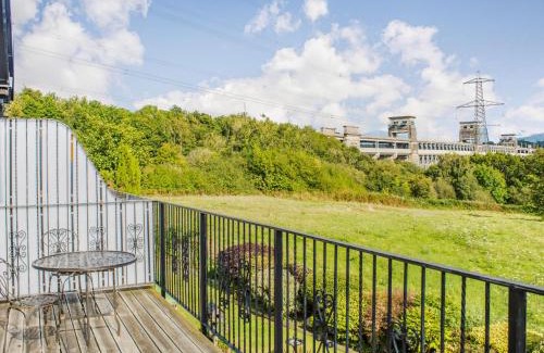 Brynrefail House | Menai View