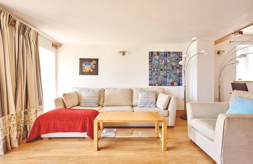 Menai Bridge Apartment | Menai View - Luxury Cottages