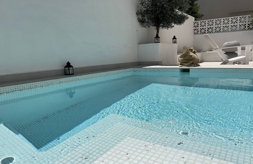 Santa Cruz de Tenerife Condo | Mencey City Pool