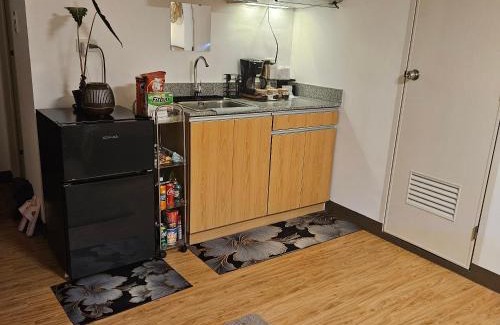 Las Pinas Hotel | Mench Staycation