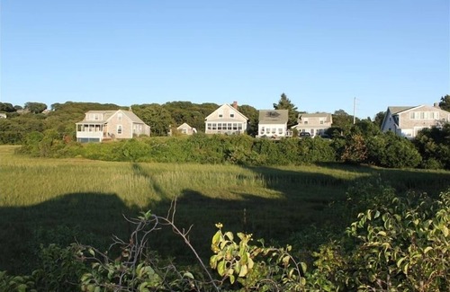 Chilmark Cottage | Menemsha - Davis House