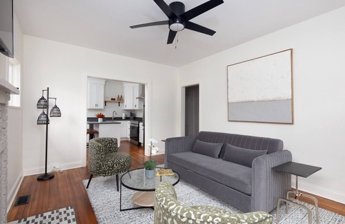 Lexington House | Mentelle Park Place- Clean Home-Walk to Breweries.