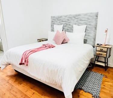 Komani Bed & Breakfast | Mentor Guest house