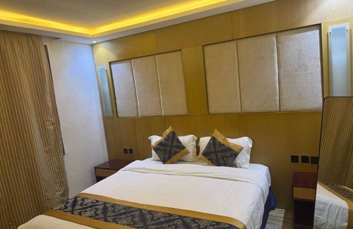 King Abdul Aziz Road Hotel | MERA SUITE
