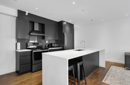 Old Montreal Apartment | Mercer |Elegant 2Bds-1BA|Old Mtl