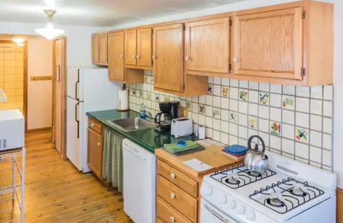 Clark Cabin | Merchant Cabin - Near Steamboat Lake