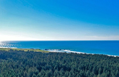 Bandon House | Merchants Beach Ranch House: Ocean views and close to Bandon Dunes Golf Resort