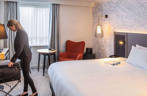 West Bromwich Hotel | Mercure Birmingham West Hotel