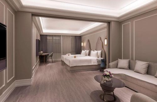 Huangpu Hotel | Mercure Shanghai Yu Garden On the Bund - 5 mins taxi to Nanjing Road and Bund