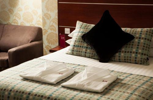 Skelton Hotel | Mercure York Fairfield Manor Hotel